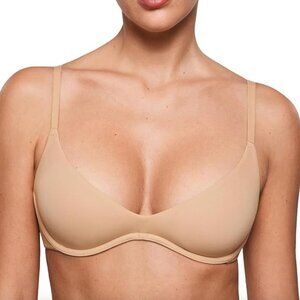 INLYRIC Inbarely Plus Plunge Bra, Unlined Underwire Sexy Demi Balconette Bras